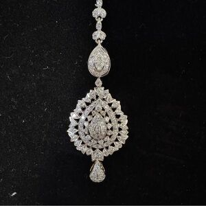 NWOT Diamond and Gold Maang Tika Head Jewelry